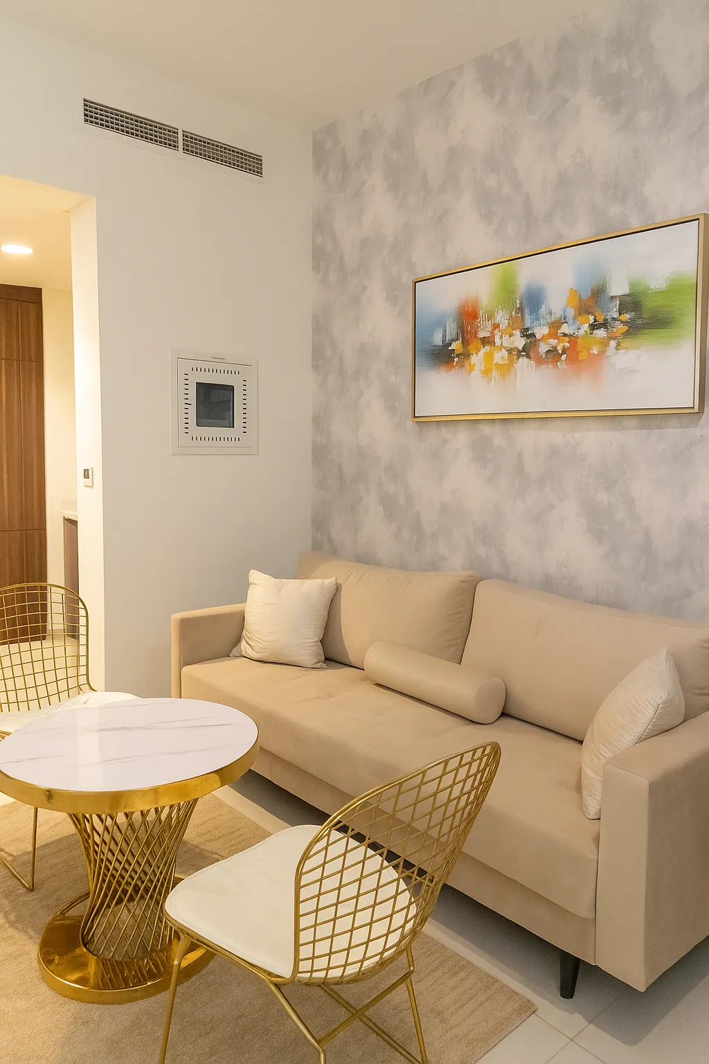 20250909_1557_Modern