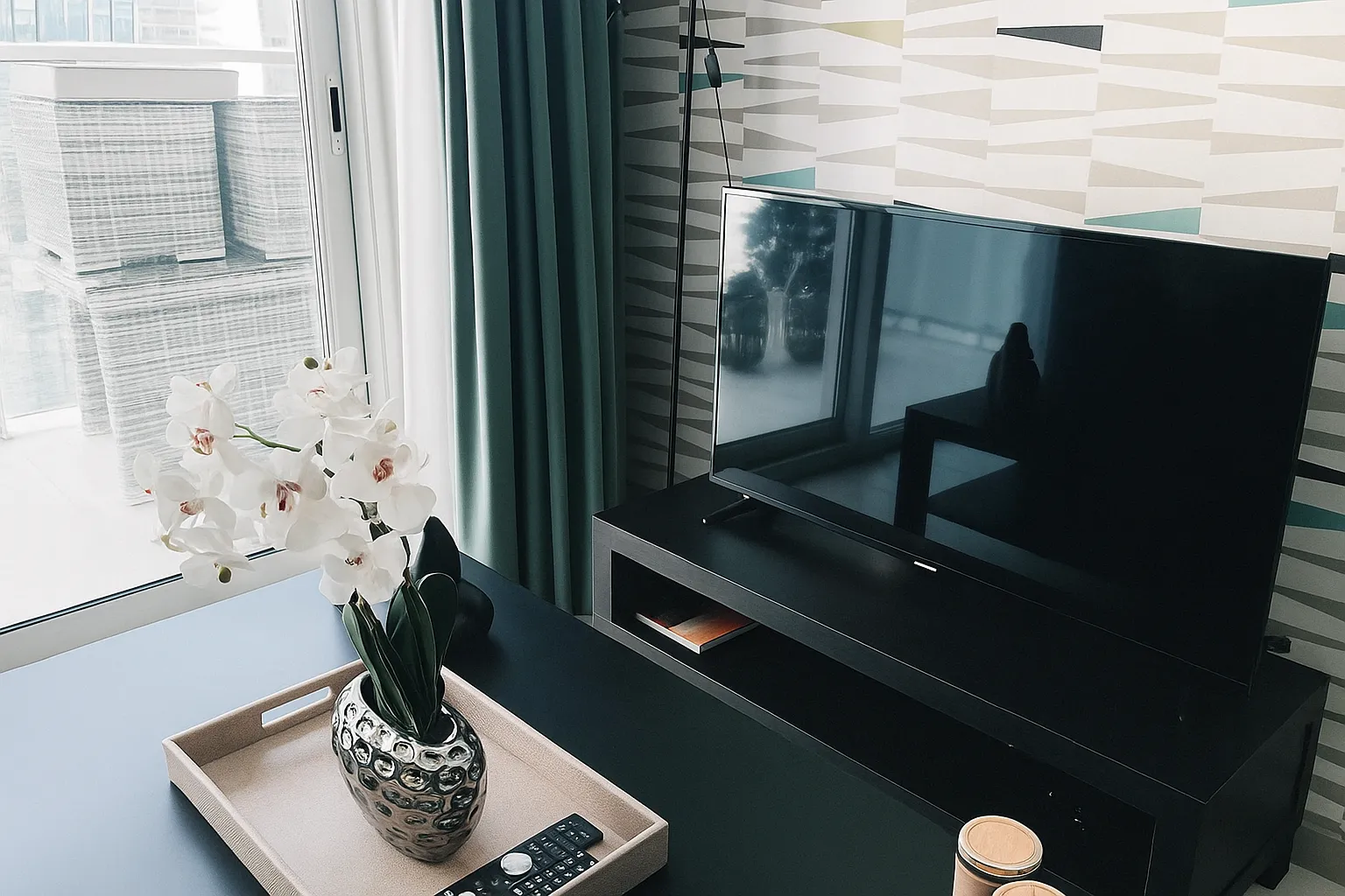 20251025_1257_Modern